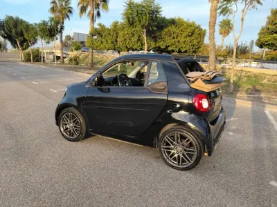 Usado Smart ForTwo Cabrio 90 CV (66 kW) 2018 Negro Descapotable