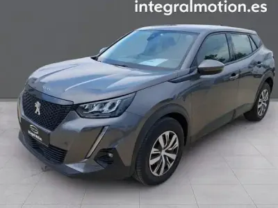 Usado Peugeot 2008 Allure 131 CV (96 kW) 2021 Gris SUV