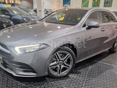 Gris / plata Usado 2021 Mercedes A250 Berlina | 27.990 € (Precio justo)