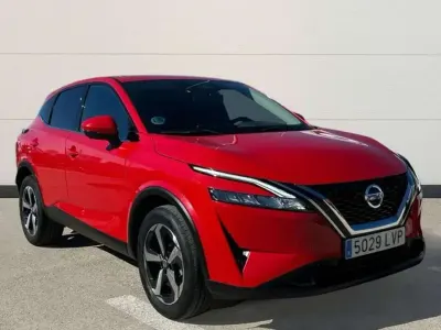 Usado Nissan Qashqai N-Connecta 141 CV (103 kW) 2021 Rojo SUV