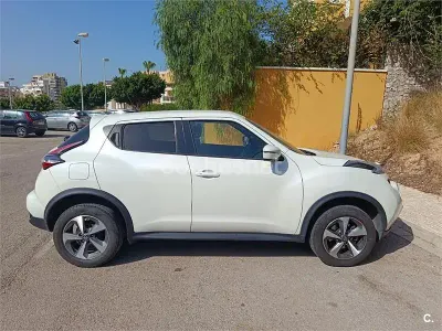 Usado Nissan Juke N-Connecta 112 CV (82 kW) 2019 Gris / plata SUV