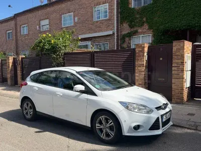 Usado Ford Focus Titanium 125 CV (91 kW) 2015 Blanco Berlina