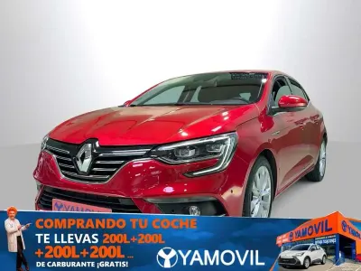 Usado Renault Mégane IV Zen 132 CV (97 kW) 2018 Rojo Utilitario