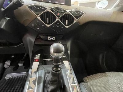 Blanco Usado 2019 DS Automobiles DS3 Crossback So Chic SUV | 15.900 €