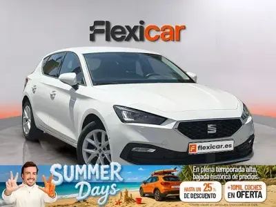 Usado Seat Leon Style 130 CV (95 kW) 2023 Blanco