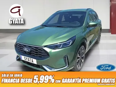 Usado Ford Kuga ST-Line X 243 CV (178 kW) 2024 Verde SUV