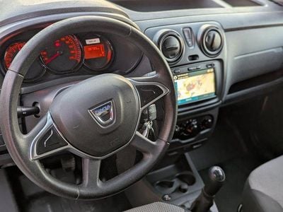 Usado Dacia Dokker Essentiel 107 CV (78 kW) 2021 Blanco Monovolumen