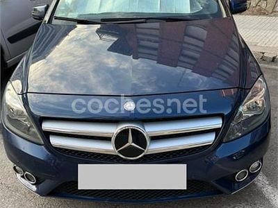 Usado Mercedes B200 156 CV (114 kW) 2012 Azul Monovolumen