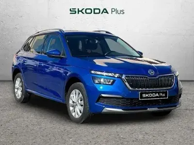 Usado Skoda Kamiq Ambition 110 CV (80 kW) 2022 Azul SUV