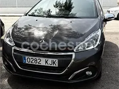 Usado Peugeot 208 Style 82 CV (60 kW) 2018 Gris / plata Utilitario