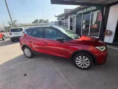 Usado Seat Arona FR 110 CV (80 kW) 2022 Rojo SUV