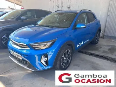 Usado Kia Stonic Style 101 HP (74 kW) 2024 Azul SUV