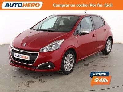 Begagnad Peugeot 208 Style 82 HK (60 kW) 2017 Röd Halvkombi