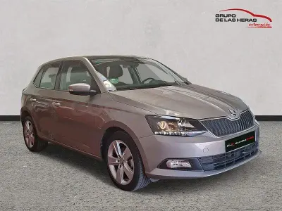 Usado Skoda Fabia Style 90 CV (66 kW) 2018 Beige Berlina