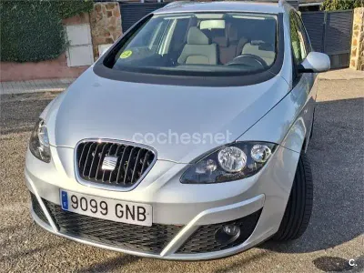 Usado Seat Altea XL Stylance 105 CV (77 kW) 2009 Gris / plata Monovolumen