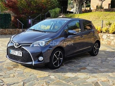 Usado Toyota Yaris Advance 99 CV (72 kW) 2016 Gris / plata Berlina