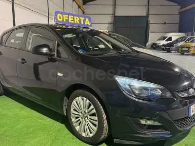 Używany Opel Astra Business 140 KM (102 kW) 2015 Czarny Sedan/Limuzyna