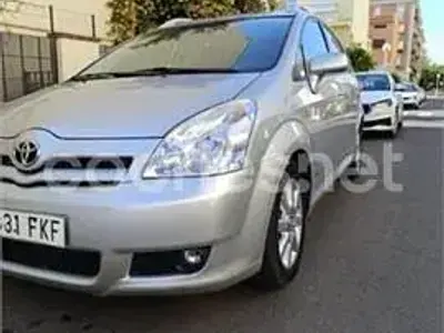 Usado Toyota Verso Active 126 CV (92 kW) 2009 Gris / plata Monovolumen
