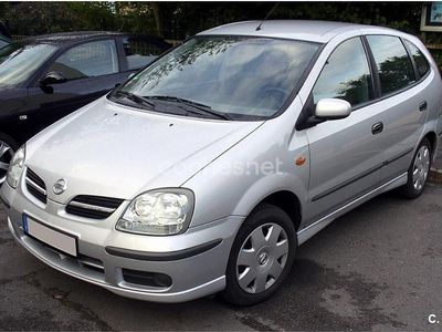 Gris / plata Usado 2000 Nissan Almera Tino Comfort Monovolumen | 4300 €