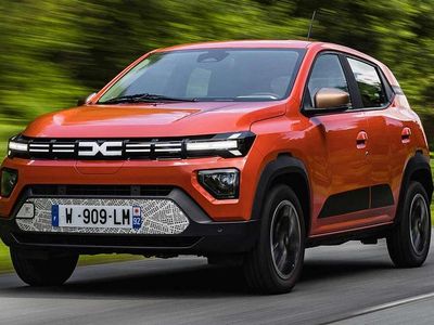 Usado Dacia Spring Comfort Plus 33 kW (45 CV) 2023 Gris Utilitario