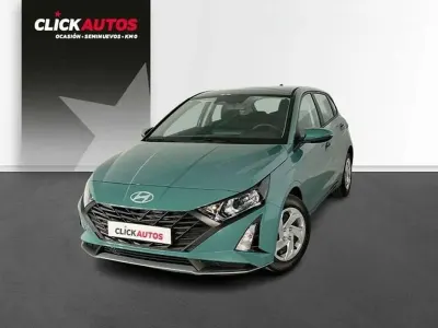 Usado Hyundai i20 80 CV (58 kW) 2024 Verde Utilitario