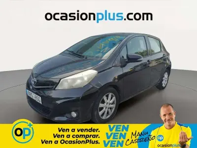 Usado Toyota Yaris Active 90 CV (66 kW) 2013 Negro Utilitario