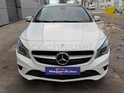 Usado Mercedes CLA220 Urban 170 CV (125 kW) 2014 Blanco Berlina