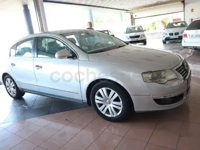 Usado VW Passat Edition 140 CV (102 kW) 2010 Gris / plata Berlina