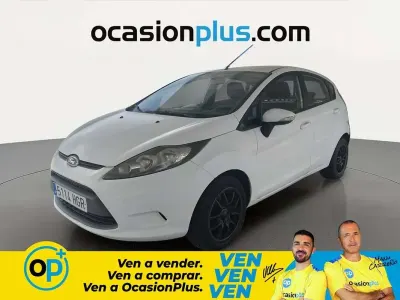 Usado Ford Fiesta Trend 69 CV (50 kW) 2011 Blanco Utilitario