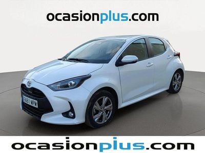 Blanco Usado 2024 Toyota Yaris Hybrid Active Utilitario | 16.910 € (Buen precio)