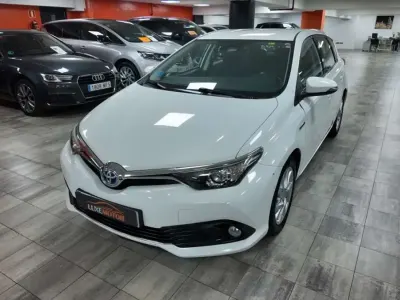Usado Toyota Auris Hybrid