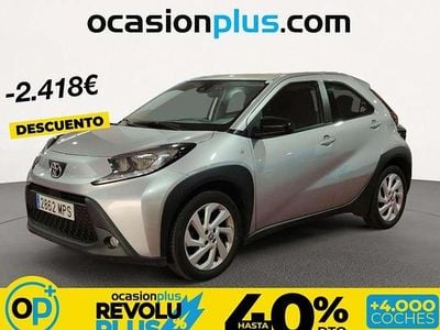 Usado Toyota Aygo Play 72 CV (52 kW) 2024 Gris Utilitario