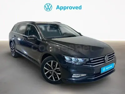 Usado VW Passat Executive 150 CV (110 kW) 2023 Gris Familiar