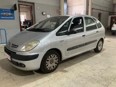 Usado Citroën Xsara Picasso 110 CV (80 kW) 2009 Gris / plata Monovolumen