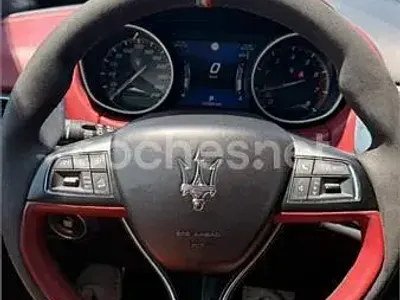Usado Maserati Levante 430 CV (316 kW) 2018 Gris / plata SUV