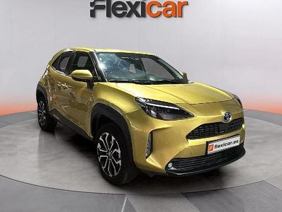 Usado Toyota Yaris Hybrid Active 116 CV (85 kW) 2024 Amarillo
