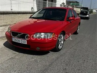 Usado Volvo S60 Momentum 130 CV (95 kW) 2006 Rojo Berlina