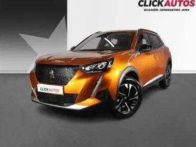 Usado Peugeot 2008 Allure 100 CV (73 kW) 2023 Negro SUV