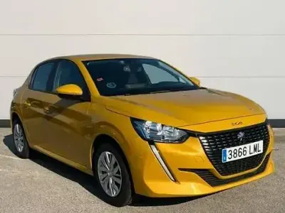 Usado Peugeot 208 Active 75 CV (55 kW) 2021 Amarillo Utilitario