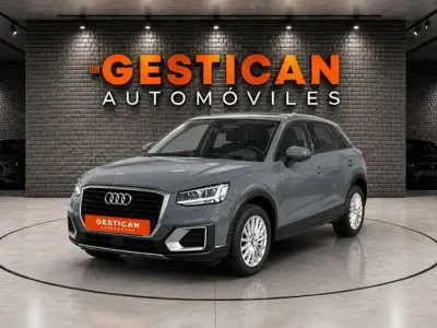 Usado Audi Q2 Design 116 CV (85 kW) 2020 Gris / plata SUV