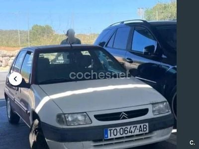 Usado Citroën Saxo Exclusive 75 CV (55 kW) 1998 Rojo Utilitario