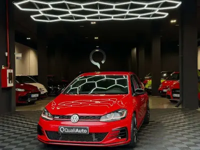 Usado VW Golf VIII GTI 245 CV (180 kW) 2020 Rojo Utilitario