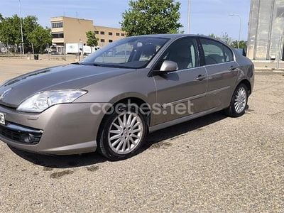Begagnad Renault Laguna III Initiale 150 HK (110 kW) 2009 Beige Sedan