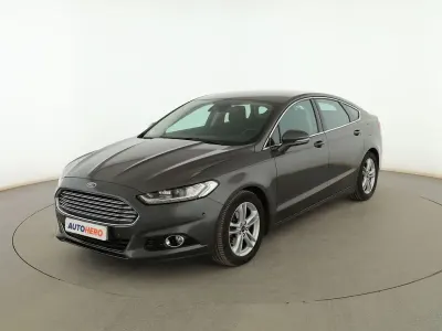 Usado Ford Mondeo Titanium 160 CV (117 kW) 2015 Dorado Berlina
