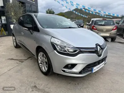 Usado Renault Clio IV LIMITED 95 CV (69 kW) 2019 Plateado Berlina
