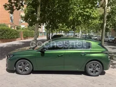 Usado Peugeot 308 Allure 130 CV (95 kW) 2023 Verde Berlina