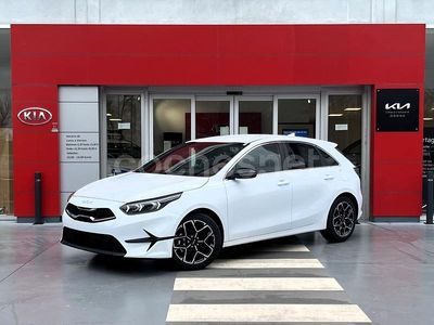 Usado Kia Ceed Style 100 CV (73 kW) 2025 Blanco Utilitario