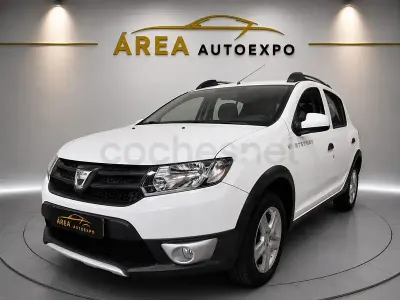 Usado Dacia Sandero Stepway 90 CV (66 kW) 2014 Blanco Berlina