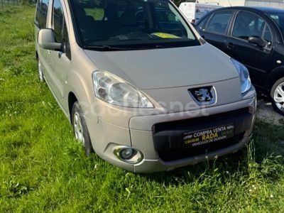 Beige Usado 2012 Peugeot Partner Tepee Active Monovolumen | 6500 €