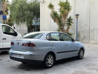 Gris / plata Usado 2003 Seat Cordoba Stella Berlina | 1850 € (Caro)